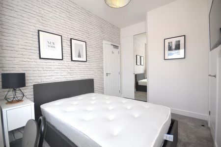 1 bedroom Flat To Let - Photo 3