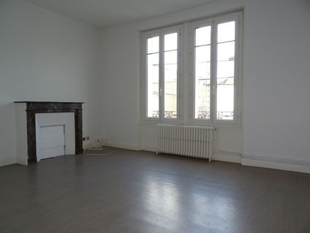 Location Appartement 2 pièces 47m² ORLEANS 45000 - Photo 2