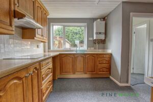 3 BEDROOM House - Semi-Detached - Photo 1