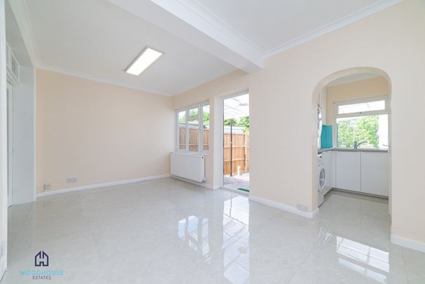 Kenver Avenue, London, N12 - Four Bedroom Semi-Detached House To Rent - £840pw / £3,640pcm - Photo 1