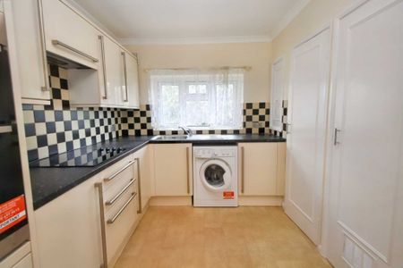 2 bed Flat for rent - Photo 5