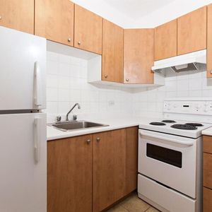 1 Bedroom - 3488 Chemin De La Côte-des-Neiges, Montréal - Photo 2