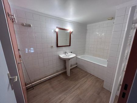 Location Appartement 2 pièces 64m² AVIGNON 84000 - Photo 4