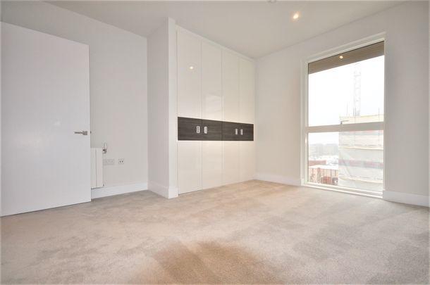 Pegler Square, Kidbrooke Village, London, SE3 9FW - Photo 1