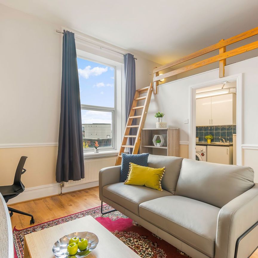 2 VICTORIA TERRACE Leeds - LS3 1BX - Photo 1