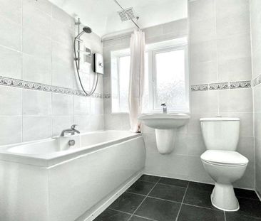 Lock Crescent, Kidlington, Oxfordshire, OX5 - Photo 4