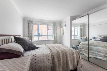 3 bedroom flat to rent - Photo 5