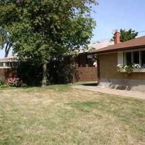 For Lease - 2 Tynevale Drive, Toronto, Ontario - Photo 1