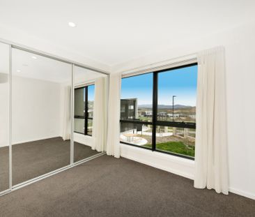 Whitlam Townhouse - Photo 3