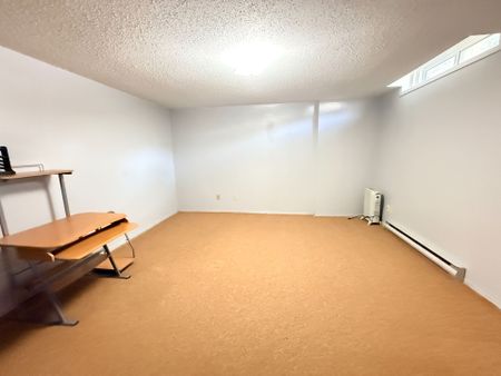 For Lease - 311 Vesta Road Unit# 24, London East, Ontario - Photo 3