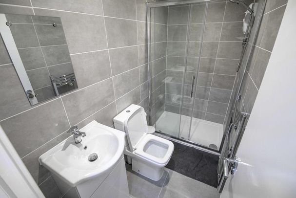 6 bedroom terraced house to rent - Photo 1