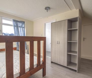 1 bedroom in a house share to rent - Photo 4