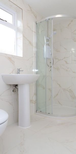 Studio Flat, Honley Road, SE6 - Photo 2