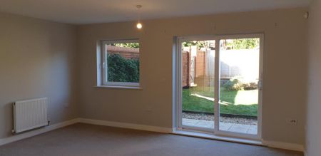 3 bedroom terraced house to rent - Photo 2