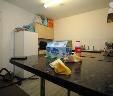 2 bedroom ground floor flat to rent - Photo 5