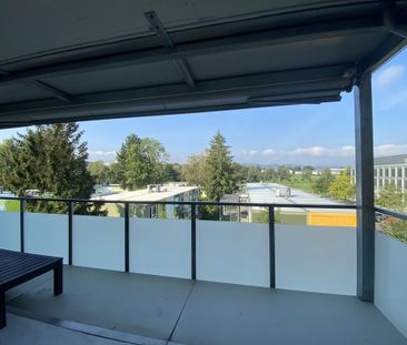 Zentral gelegene Wohnung mit grossem Balkon mit Aussicht - Photo 3