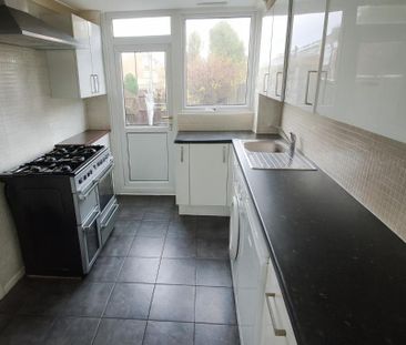 House share to rent - Photo 3