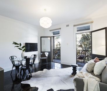 Super cool terrace apartment – large living area w/ open balcony | Top floor position - Photo 1