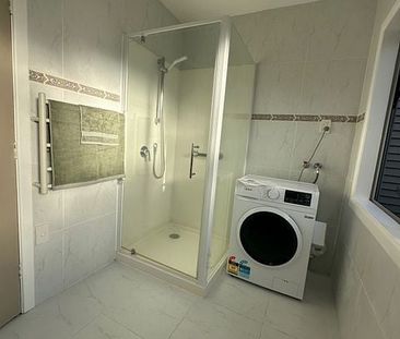 Stylish 1BR Penthouse Apt with Sea Views! - Photo 5