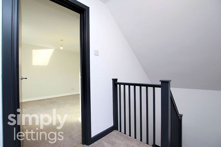 4 Bed property for rent - Photo 2