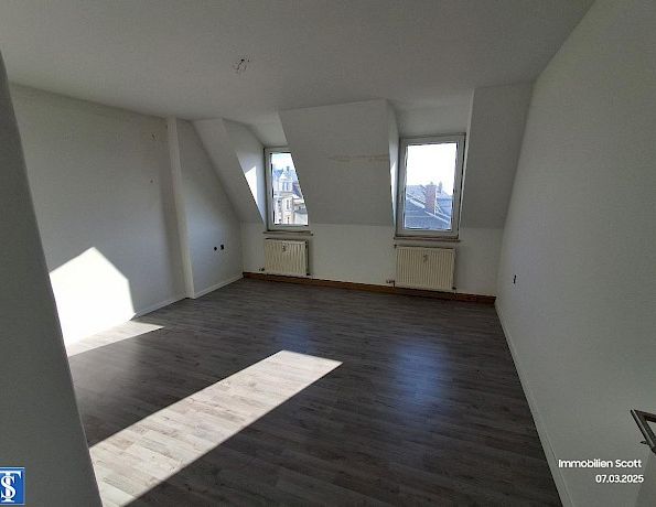 3-Zimmer-Wohnung im Dachgeschoss in Preißelpöhl mit großem Bad - Foto 1