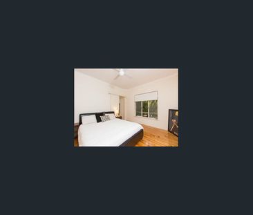 Spacious Family Home Centrally Located - Photo 6