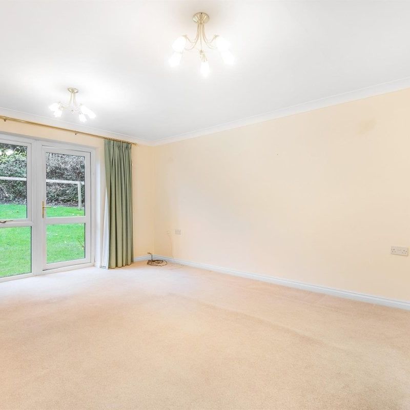 Shoppenhangers Road - Photo 1