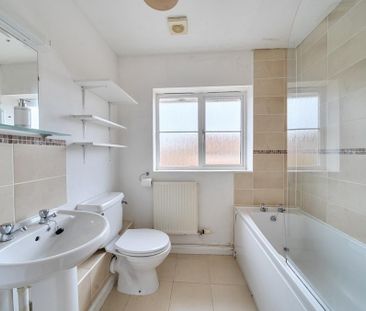 2 bedroom maisonette to rent - Photo 2