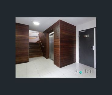 Bright Two Bedrooms Apartment Close to Deakin Uni - Photo 6