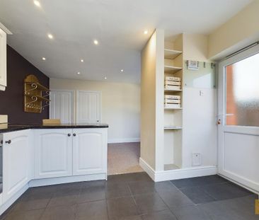 2 bedroom semi-detached house to rent - Photo 3