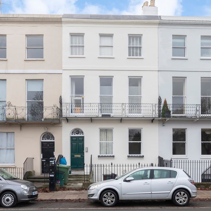 Montpellier Terrace, Cheltenham GL50 1UX - Photo 1