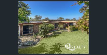 🏡Family Ready Home with Solar and 2 x Carports! - Photo 3