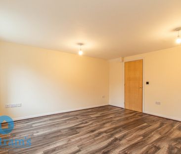 References Pending - 3 bed Mid Terraced House - Photo 2