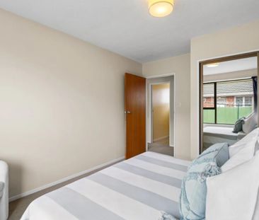 Sunny and Superb - Photo 3