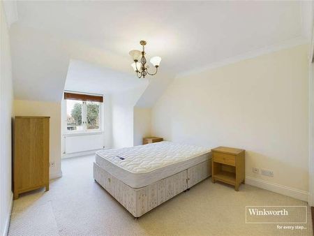 Dellwood Park, Caversham, Reading, Berkshire, RG4 - Photo 3