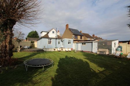 3 bedroom Bungalow To Let - Photo 3