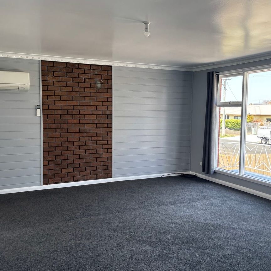 Recently Renovated Three Bedroom Home - Photo 1