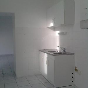 Location Appartement 2 pièces 41m² ST NAZAIRE 44600 - Photo 2