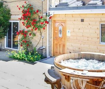 4 bedroom semi-detached house to rent - Photo 3