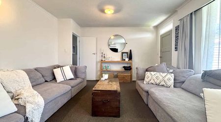 Three bedroom home ready in time for Christmas! - Photo 3