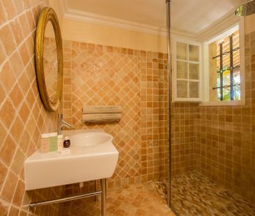 Rental Villa Ajaccio 7 Rooms 250 m² - Photo 2