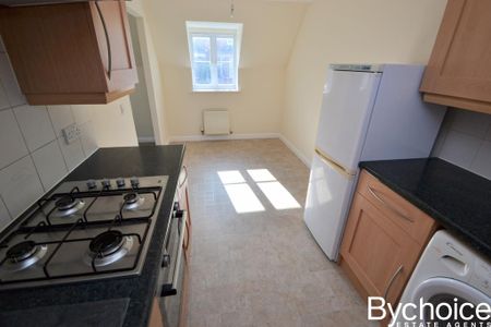 2 bedroom coach house to rent - Photo 5