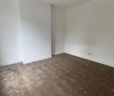 2 bedroom end of terrace house to rent - Photo 1