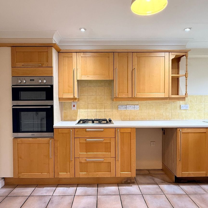 Dunkleys Way, Taunton - Photo 1