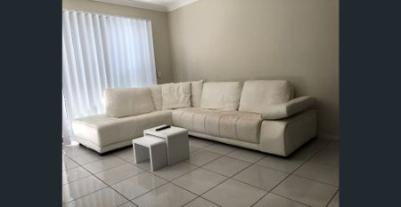 Modern 3 Bedroom town house!! - Photo 2