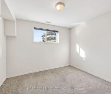 20173 BATHURST STREET - Photo 2