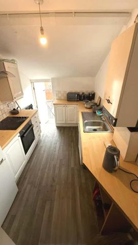 6 bedroom house share to rent - Photo 4