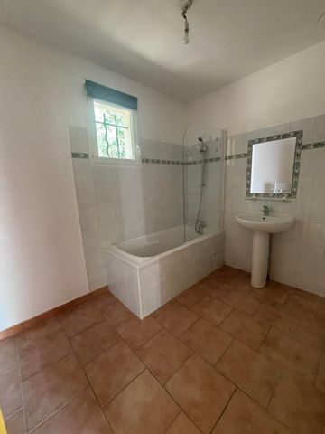 Location Maison 4 pièces 84m² MONTAUROUX 83440 - Photo 4