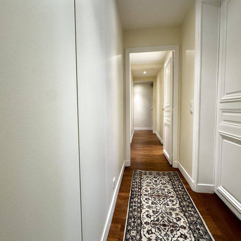 Appartement 4 pièces – Saint-Philippe du Roule - Photo 1