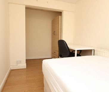 Room in a Shared Flat, Roman Road, E3 - Photo 3